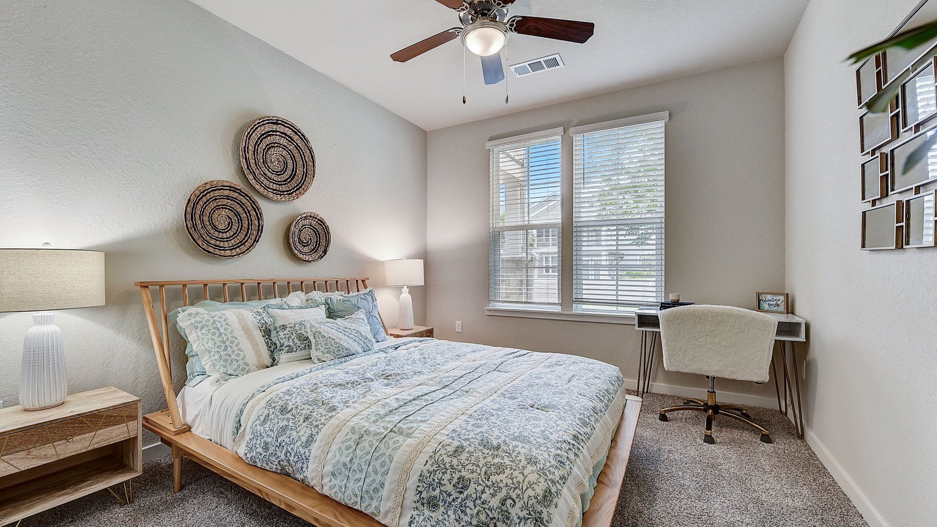 Photos & Virtual Tours Springs at Posner Park Apts